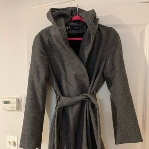 ZARA : 3/4 Quarter Grey Wrap Coat